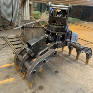 挖机旋转抓钢机