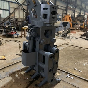 挖机旋转抓钢机